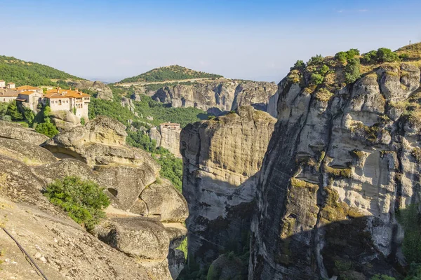 Geologie en enorme rotsen van Meteora. — Gratis stockfoto