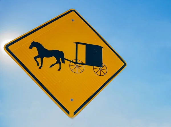 Амиши Традиционной Лошади Багги Дорожный Знак Округе Ланкастер Пенсильвания Сша — стоковое фото