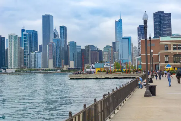 Чикаго Сша Августа 2015 Года Люди Городской Набережной Городским Высотным — стоковое фото