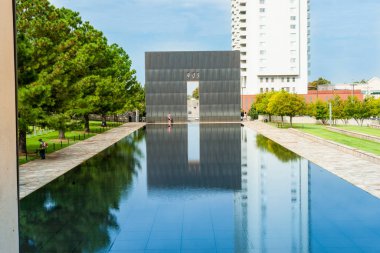Oklahoma City USA - 8 Eylül 2015; Oklahoma City Bombacılık Memorial Gate of Time Bombalama zamanı 1997.