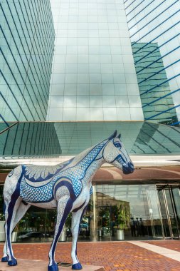 Amarillo USA - 12 Eylül 2015; Old Blue, çeyrek at heykeli National Bank binasının önünde duruyor, Route 66 Texas, ABD
