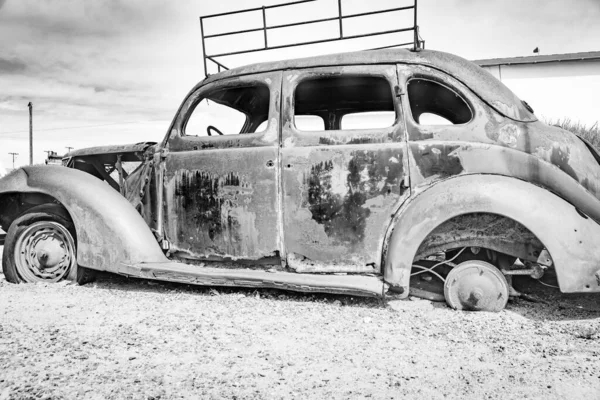 Antiguo Coche Americano Destino Final Izquierda Óxido Distancia — Foto de Stock