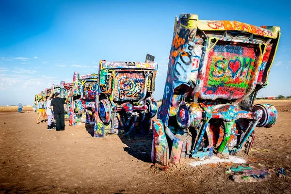 Amarillo USA - 14 Eylül 2015; Cadillac Ranch Route 66 yol kenarı cazibesi ilk Teksas, ABD