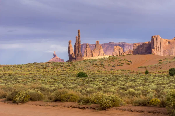 Monument Valley Estruturas Imponentes Afloramentos Rochosos Geológicos Agulhas Pináculos Amadora — Fotografia de Stock