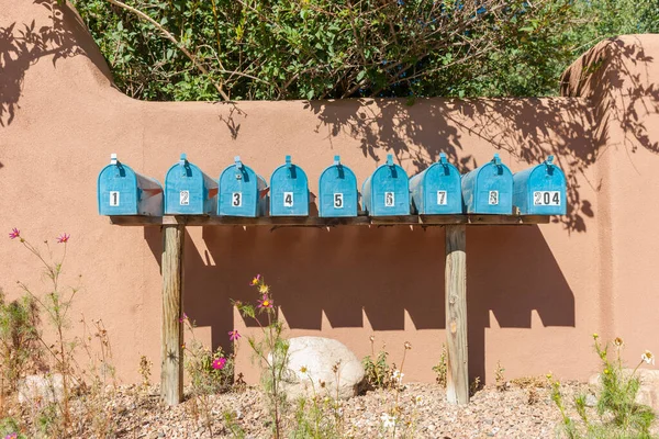 Санта Сша Сентября 2015 Года Ряд Синих Почтовых Ящиков Теней — стоковое фото