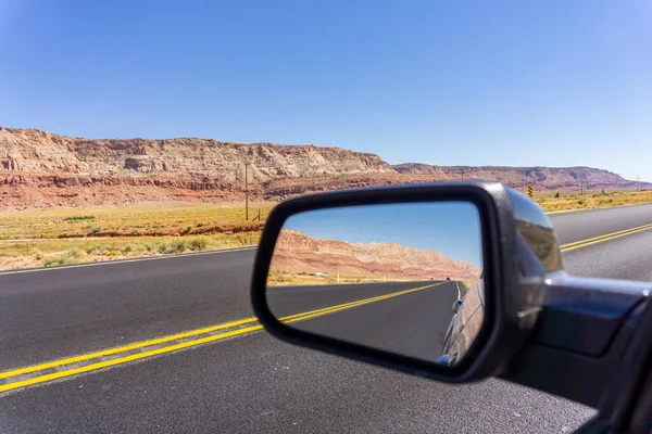 Route Paysage Dans Rétroviseur Avant Travers Arizona — Photo