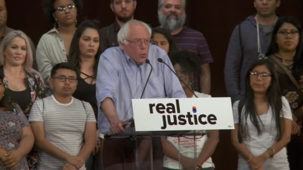 Bernie Sanders Talks Differences How Rich Poor Prosecuted June 2Nd — Stock Video