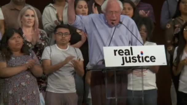 Bernie Sanders Ζητεί Από Σπασμένο Σύστημα Κατά Χρηματοπιστωτική Κρίση Του — Αρχείο Βίντεο