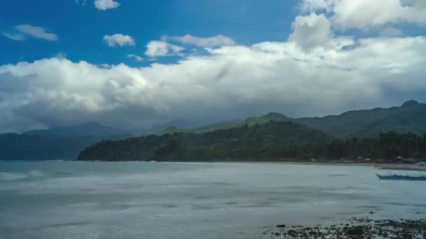 Palawan Coast Time Lapse Gyönyörű Gyorsan Mozgó Hullámzó Felhők Söpörnek — Stock videók