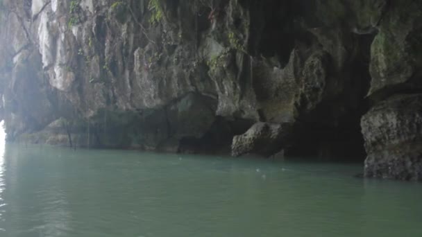 Подземная Пещера Палавана Вода Постоянно Капает Подземную Пещеру Скал Территории — стоковое видео