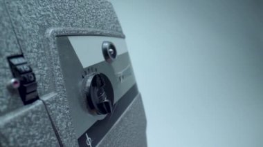 Aşırı vurdu makro ürünü kapatın (Ecu) kadar parçalar ve eski bir Revere (Model 119-D) 8 mm ince tabaka fotoğraf makinesi ayrıntılarını.