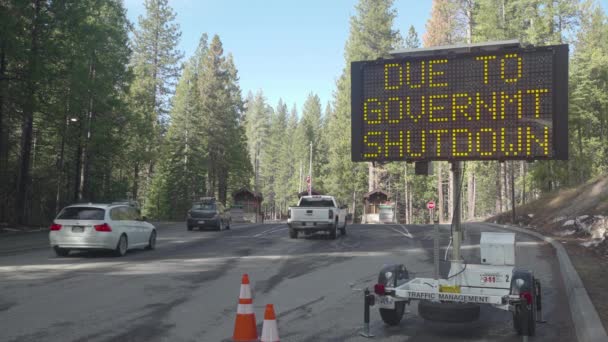 Warnschild Beim Einfahren Von Autos Den Yosemite Nationalpark Tage Des — Stockvideo