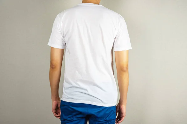 Man Wearing Empty White Shirt Standing Back — Stock Photo, Image