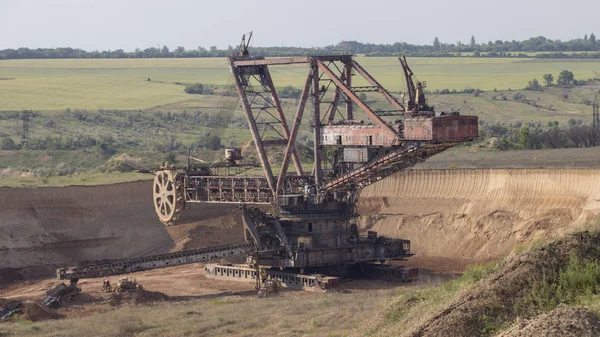 Рабочие Машины Карьере Добычи Марганцевой Руды — стоковое фото