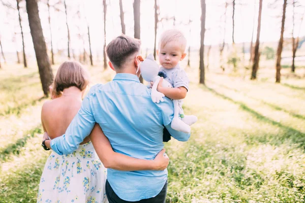 Cute Family Mom Dad Son Spend Fun Time Nature — Stock Photo, Image