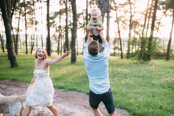 Cute Family Mom Dad Son Spend Fun Time Outdoors Dog — Stock Photo, Image