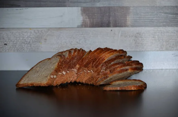 Zwarte Gesneden Brood Snij Kleine Plakjes — Stockfoto