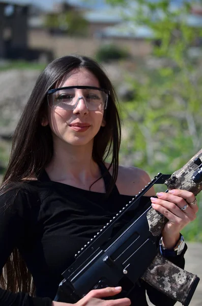 Airsoft Spel Mooi Meisje Met Gun Nice Gevaar — Stockfoto