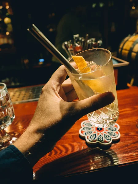 Gin Tonic Koktajle Okularach Bar Stoiska — Zdjęcie stockowe