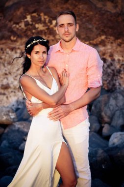 Sadece evli çift sahilde