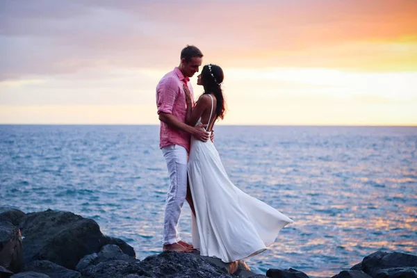 Sadece evli çift sahilde