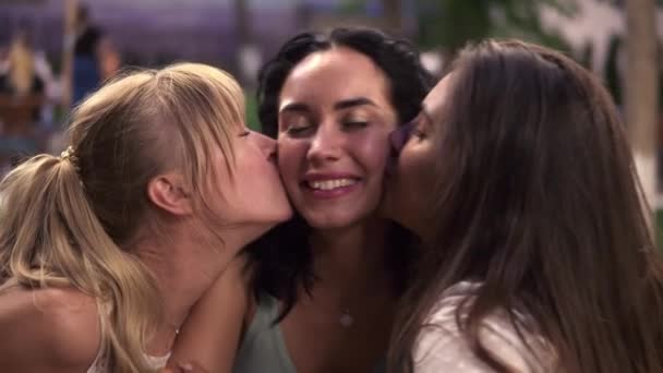 Girl Kissing Girl Videos