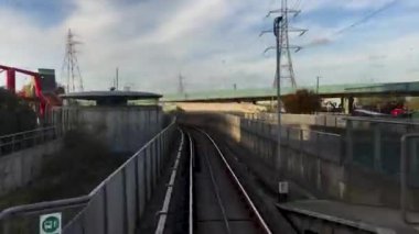 Timelapse Canary Wharf genelinde Docklands Light Railway Dlr gün tren gezisi.