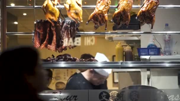 Nacht Chinatown London Soho District Restaurant Fenster gucken Braten Ente. — Stockvideo