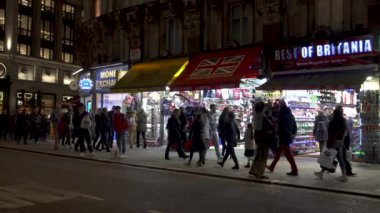 Londra Hatıra Eşyası dükkanı Coventry street