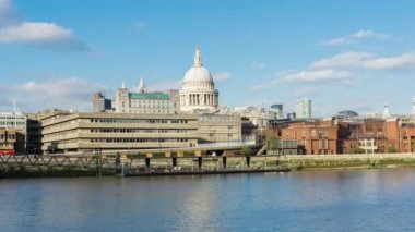 Güneşli bir gün setin Thames Nehri, St. Paul Katedrali, Londra okul şehir Baynard'ın evi. Londra, İngiltere.