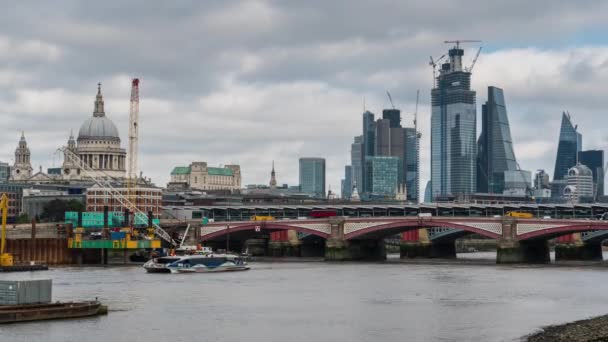 Day time london cityscape skyscrapers blackfriars bridge st.pauls cathedral panorama uk — Stock Video