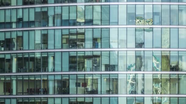 Крупним планом подання Office Windows бізнес центр Лондон Сіті Великобританії Timelapse у денний час — стокове відео