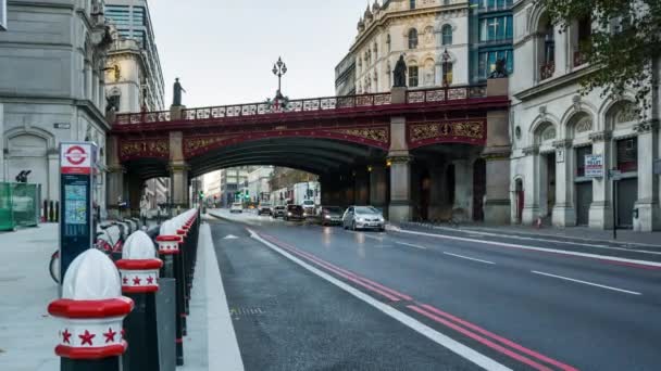 Віадук Holborn дороги міст перехрещення Farringdon-стріт у Лондоні — стокове відео