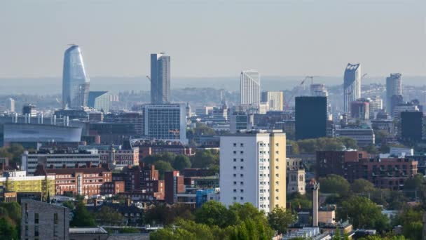 Vista aérea de tejados y casas de Londres, Reino Unido, lapso de tiempo — Vídeo de stock