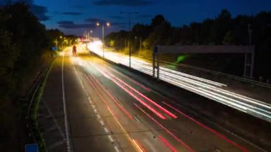 Zaman atlamalı araçların trafik Londra Orbital otoyolu M25 geceleri