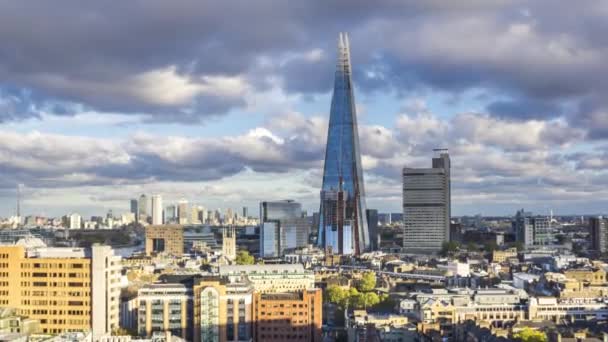 Widok z lotu ptaka na miasto Londyn i The Shard, upływ czasu, Londyn, Wielka Brytania — Wideo stockowe