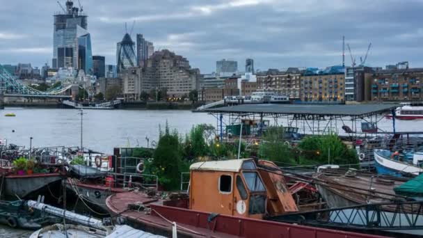 Downings Roads Moorings, Garden Barge Square, Floating Barge Gardens, river Thames, London, UK — Stock Video