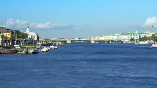 Ciudad horizonte día lapso de tiempo del Puente del Palacio, San Petersburgo Rusia 4K — Vídeos de Stock