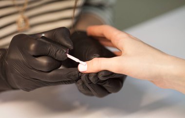 Çivi - Güzellik Salonu profesyonel manikür parlatma