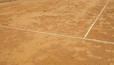 Tenis Kortu güneşli
