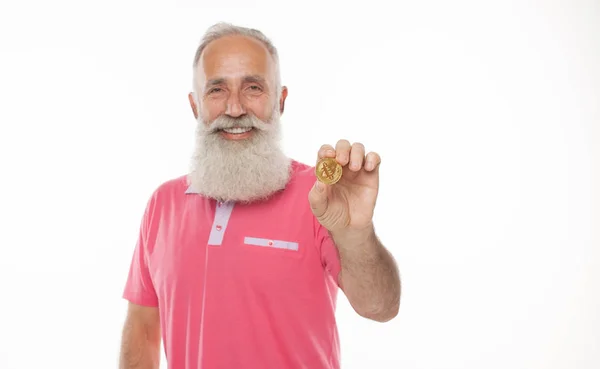 Guld Bitcoin Roliga Skäggige Mannen Handen Digital Symbol För Virtuell — Stockfoto