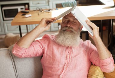 Rahatlatıcı ve evde çalışma. Üst düzey iş adamı.