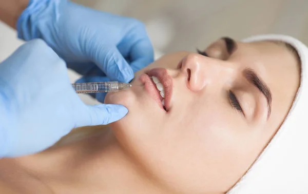 Cosmetologist Makes Injections Botulinum Toxin Lips Patient Cosmetology Skin Care — Stock Photo, Image