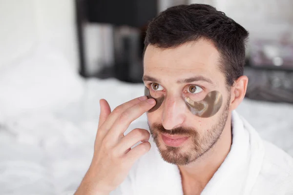 Λεπτό Για Χαλαρώσετε Καλή Αναζητούν Ελκυστική Άνθρωπος Φορώντας Ματιών Έμπλαστρα — Φωτογραφία Αρχείου