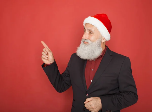 Homem Negócios Atraente Santa Hat Mostrando Espaço Branco Cópia Acima — Fotografia de Stock