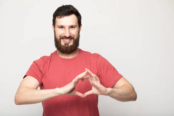 Nahaufnahme Porträt Seines Netten Attraktiven Gutaussehenden Positiven Bärtigen Mannes Der — Stockfoto