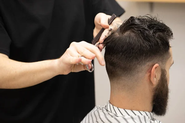 Peluquería Elegante Corte Pelo Del Cliente Peluquería Barba Hombre Conseguir — Foto de Stock