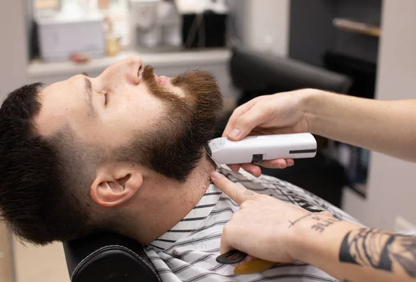 Freier Bei Bart Und Schnurrbart Pflege Friseurladen — Stockfoto