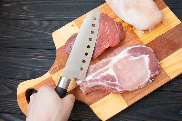 Verscheidenheid Van Rauw Vlees Rundvlees Bot Varkensvlees Kipfilet Houten Achtergrond — Stockfoto