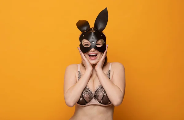 Påskharen Flicka Hot Och Sexig Mode Porträtt Flicka Bunny Mask — Stockfoto